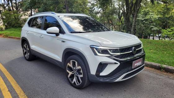 VOLKSWAGEN TAOS 1.4 250 TSI TOTAL FLEX HIGHLINE AUTOMÁTICO